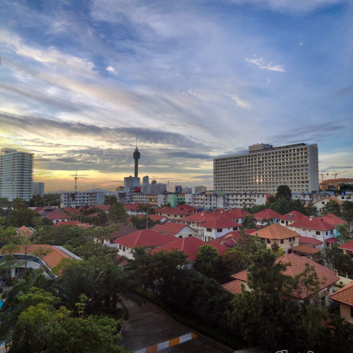 DonCharisma.org Balcony Panorama - Big Sky Evening PTGui-(4w-x-2h-P)