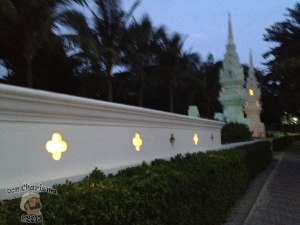 DonCharisma.org Beach Walk 6 Wall Gates non-HDR