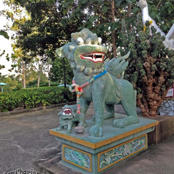 DonCharisma.org Chinese Dog And Crane Bird - Big Buddha Hill