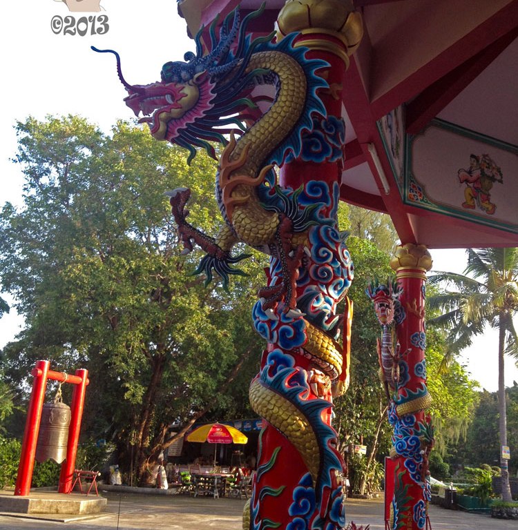 DonCharisma.org Chinese Shrine Dragon Pillar - Big Buddha Hill