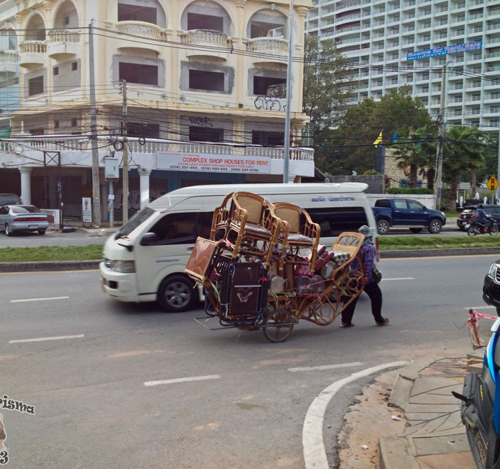 DonCharisma.org Charismatic Furniture Lady