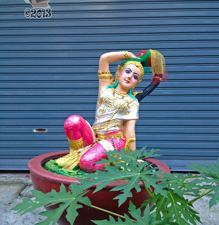 DonCharisma.org Garage Door Princess - Big Buddha Hill