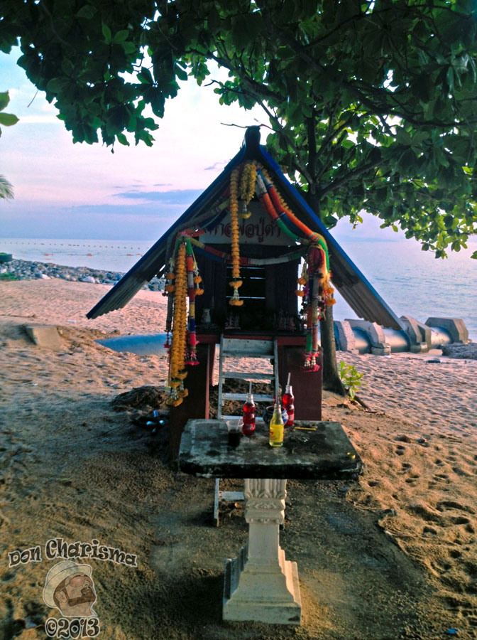 DonCharisma.org Thai Traditional Buddhist Shrine