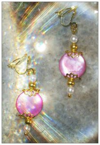 IreneDesign2011 Gold Clip-On Earrings with Pink Seashell & White Pearls