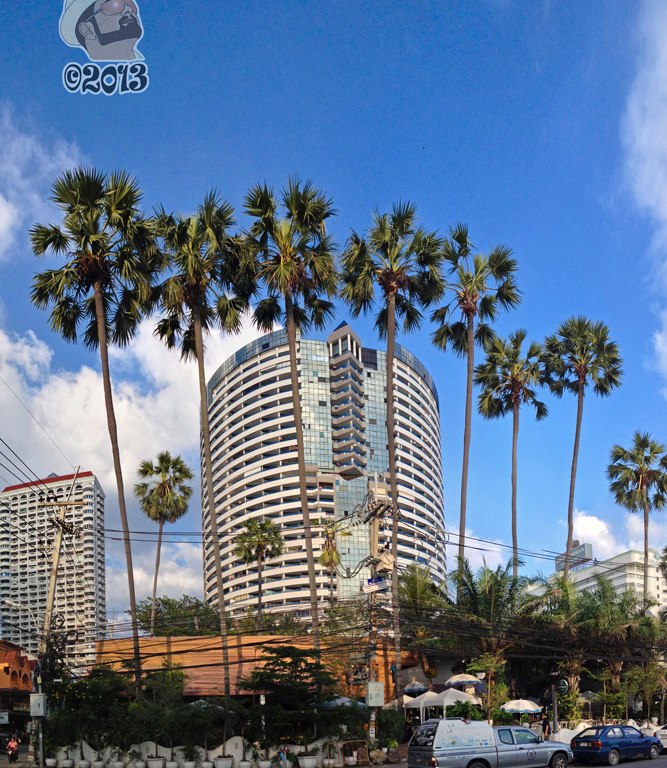 DonCharisma.org Tower Building And Palms Towerama PTGui-3w-x-2h-P