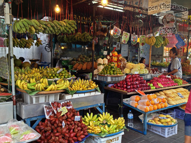 DonCharisma.org-Fruit-Stall