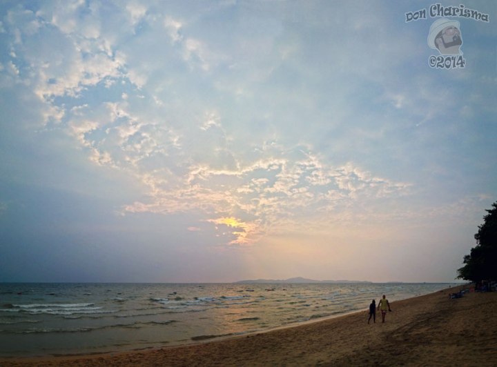 DonCharisma.org-Huge-Sky-Beach-Sunset-Panorama-3w-x-3h-L