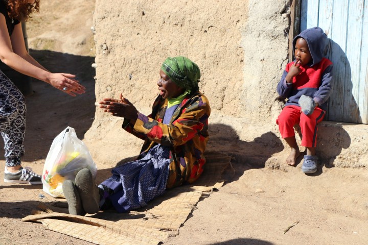 women, woman, child, boy,ask for alms,villager,africa,poverty,people,old,young,helping hand,charity,doncharisma