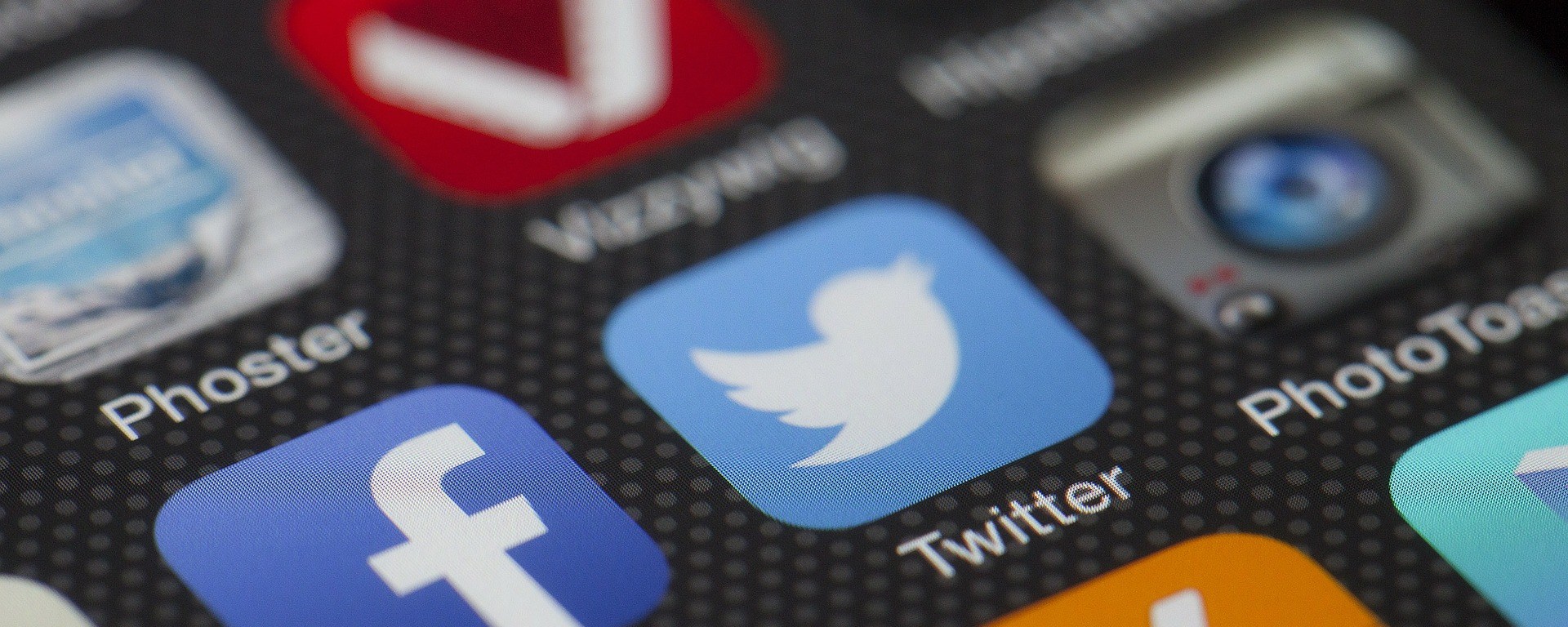 twitter,facebook,together,exchange of information,instagram,whats app,privacy policy,mobile,blog,blogging,phone,information,community,networked,networking,global,mobile phone,received on,send,call,social media,web 2 0, DON CHARISMA